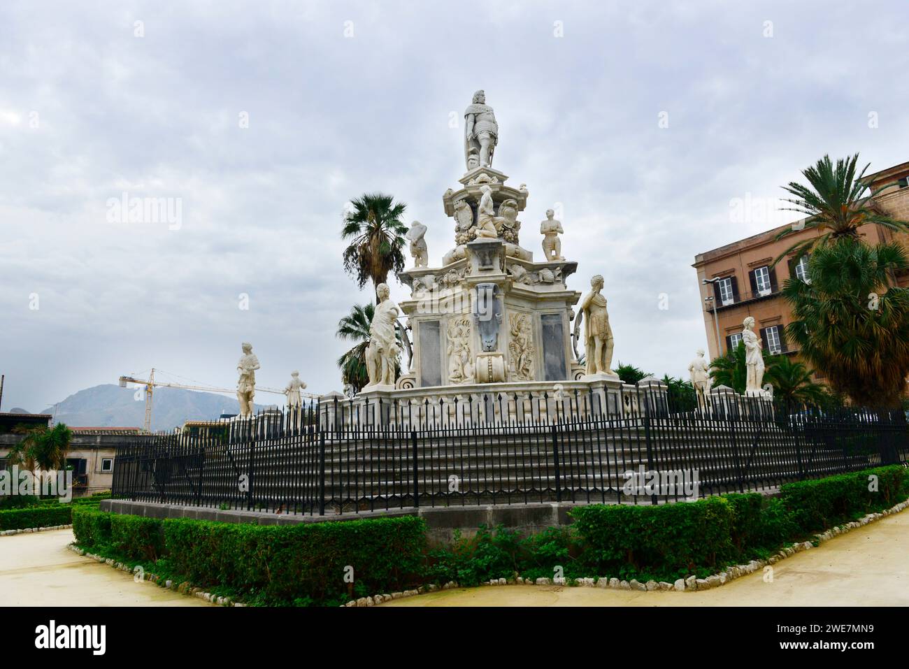 Monumento del Teatro Marmoreo a Palermo, Sicilia, Italia. Foto Stock