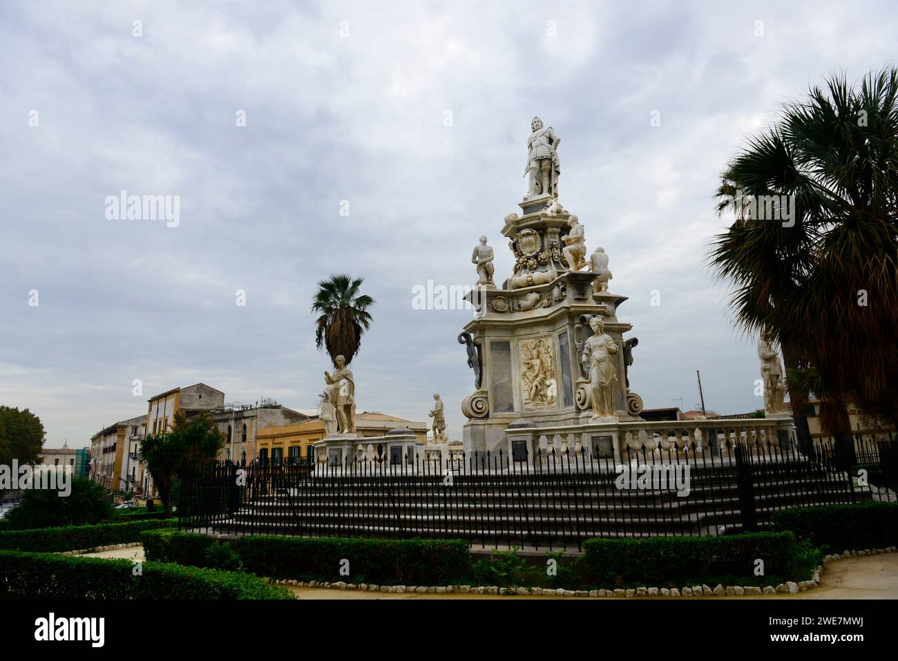 Monumento del Teatro Marmoreo a Palermo, Sicilia, Italia. Foto Stock