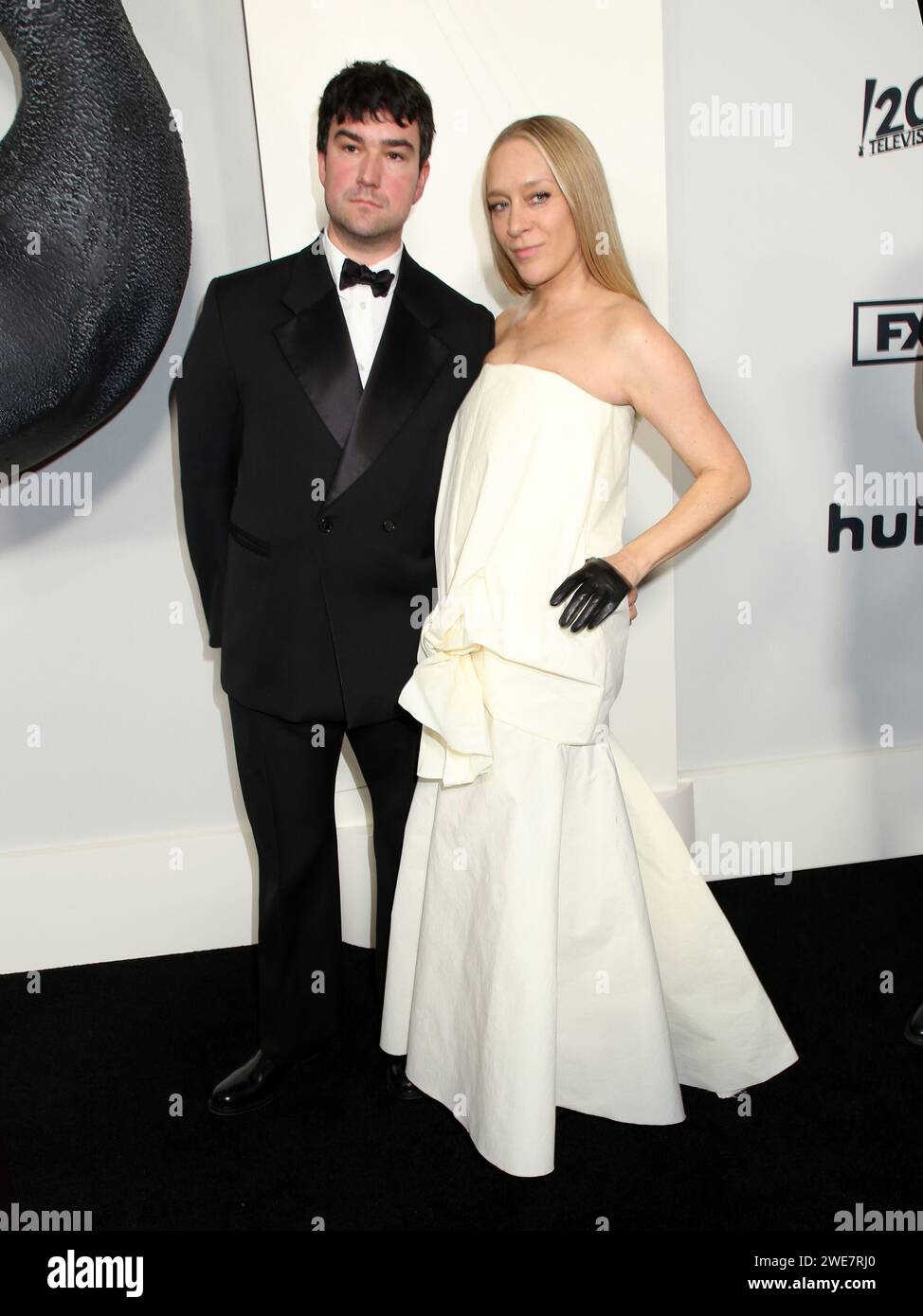New York City, USA. 23 gennaio 2024. Chloe Sevigny e il marito Sinisa Mackovic hanno partecipato al feud di FX 'Capote VS. The Swans' New York Premiere tenutosi al Museum of Modern Art il 23 gennaio 2024 a New York City, NY © Steven Bergman/AFF-USA.COM Credit: AFF/Alamy Live News Foto Stock