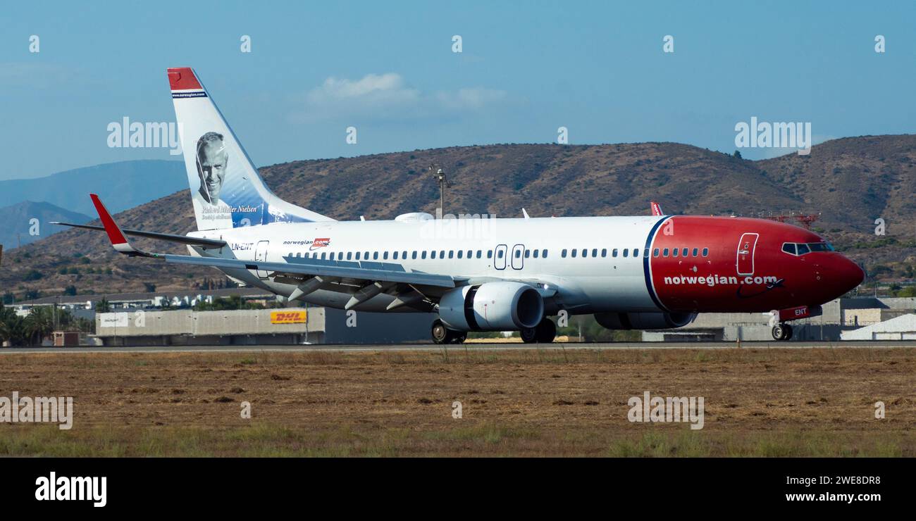 Boeing 737 della compagnia aerea norvegese Air Shuttle atterra ad Alicante Foto Stock