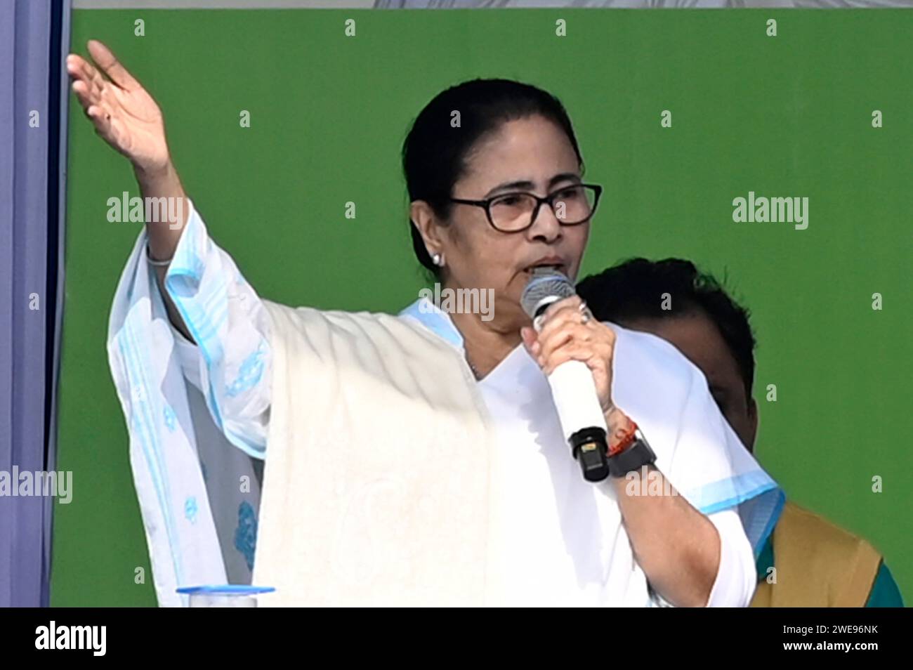 Kolkata, India. 23 gennaio 2024. KOLKATA, INDIA - 23 GENNAIO: Il primo ministro del Bengala Occidentale Mamata Banerjee si rivolge durante un evento in occasione del 127° anniversario della nascita di Netaji Subhas Chandra Bose a Red Road il 23 gennaio 2024 a Calcutta, India. (Foto di Samir Jana/Hindustan Times/Sipa USA) credito: SIPA USA/Alamy Live News Foto Stock