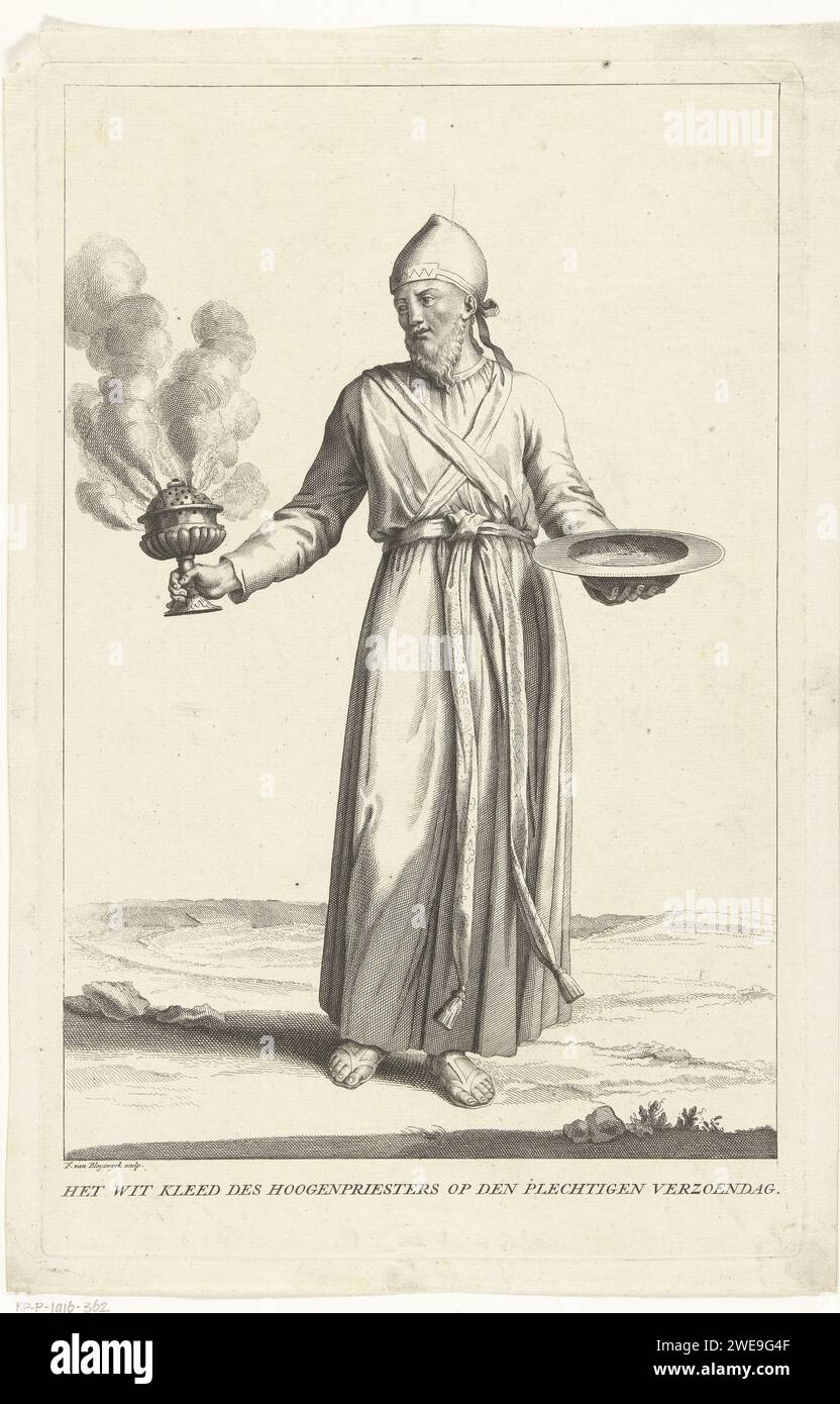 Sommo sacerdote in abiti liturgici bianchi che appartiene al grande giorno dell'Espiazione, Francesco van Bleyswijck, 1681 - 1746 stampa Leida carta incisione / incisione 'Yom Kippur', giorno dell'Espiazione. sommo sacerdote  gerarchia dei preti. Pratiche religiose, culto, liturgia  religione ebraica Foto Stock