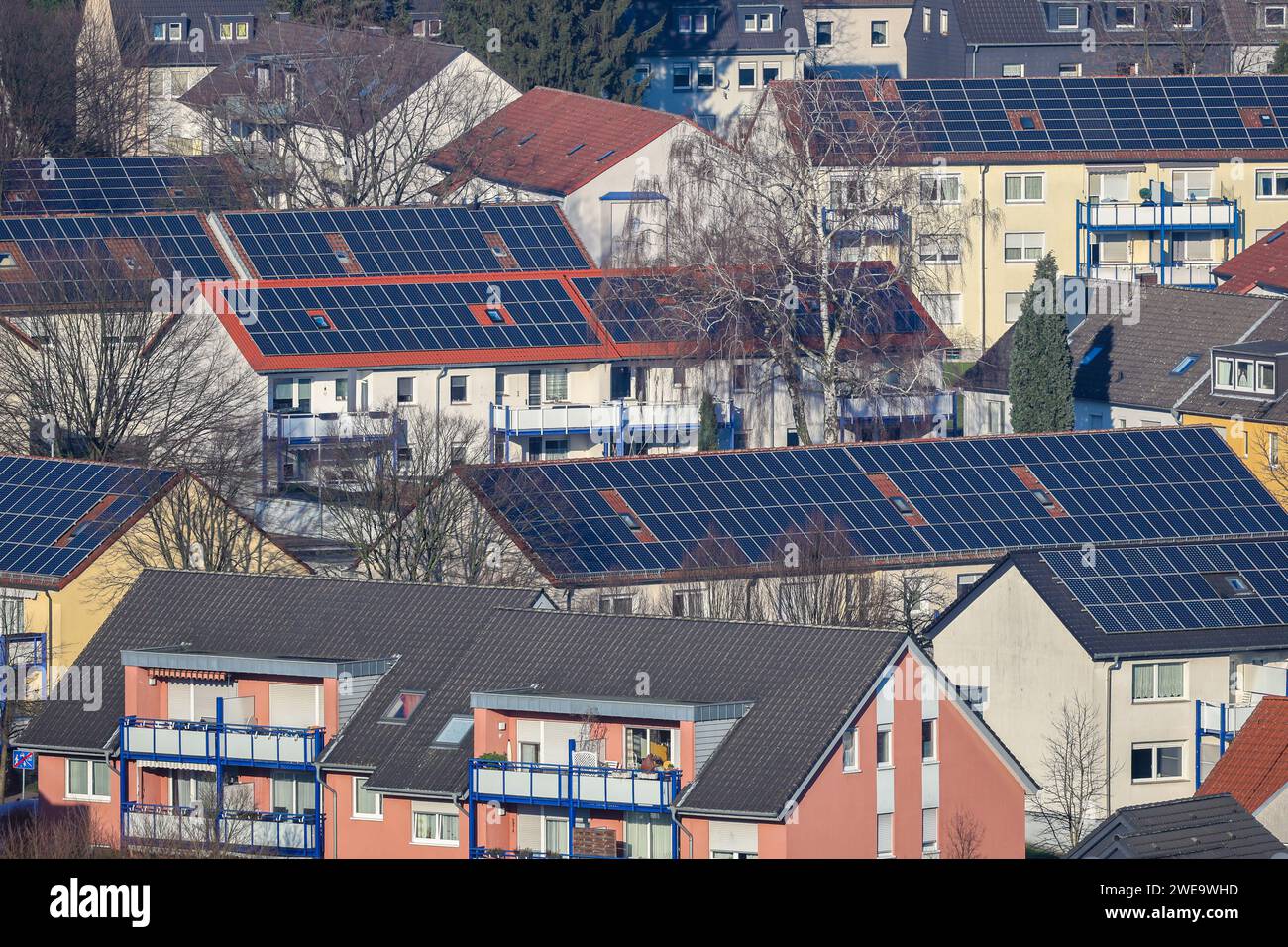Bottrop, Renania settentrionale-Vestfalia, Germania - immobili residenziali solari, condomini con tetti solari, Innovation City Ruhr. Foto Stock