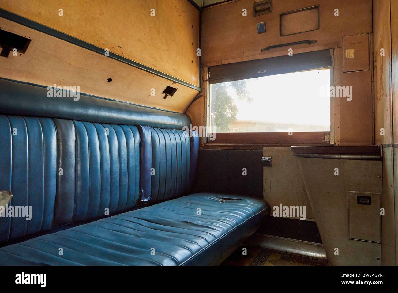 All'interno della carrozza passante al Museo ferroviario di Nairobi, Nairobi, Kenya, Africa Foto Stock