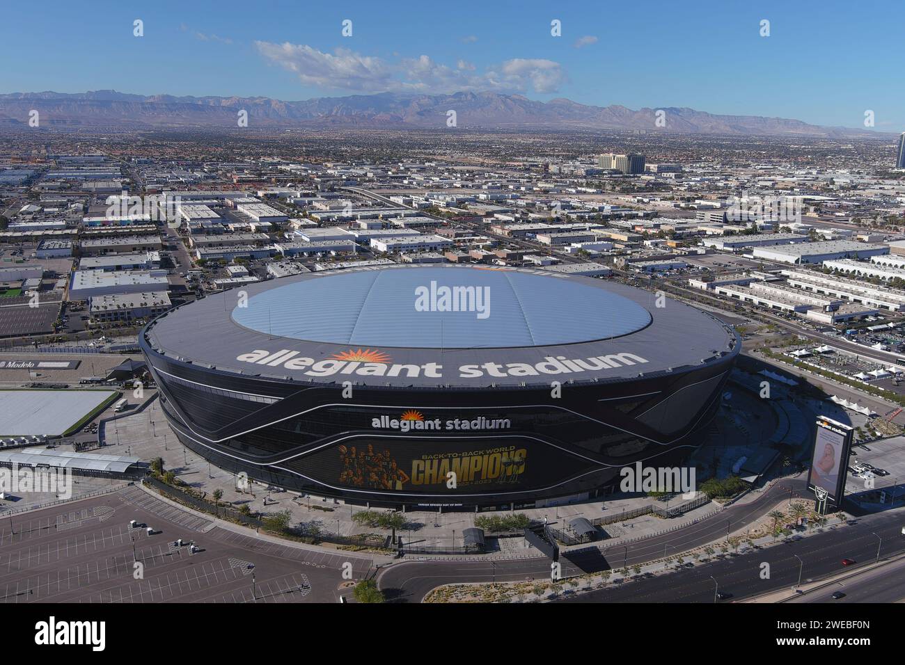 Una vista aerea generale dell'Allegiant Stadium, venerdì 1 dicembre 2023, a Las Vegas. Vista aerea generale dell'Allegiant Stadium, venerdì, De Foto Stock