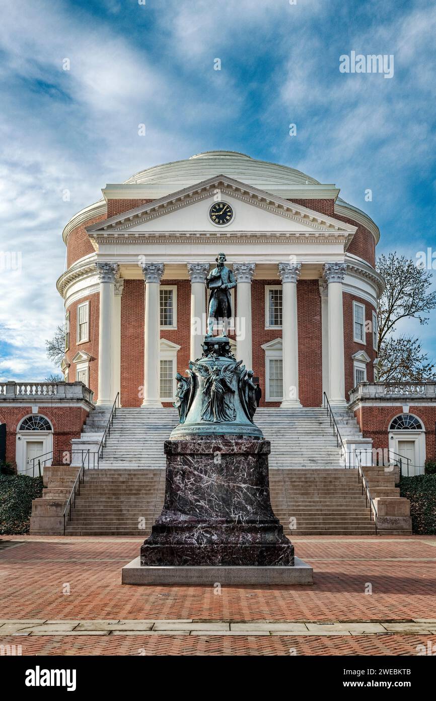 Memoriale al fondatore Thomas Jefferson nel campus della University of Virginia. Foto Stock