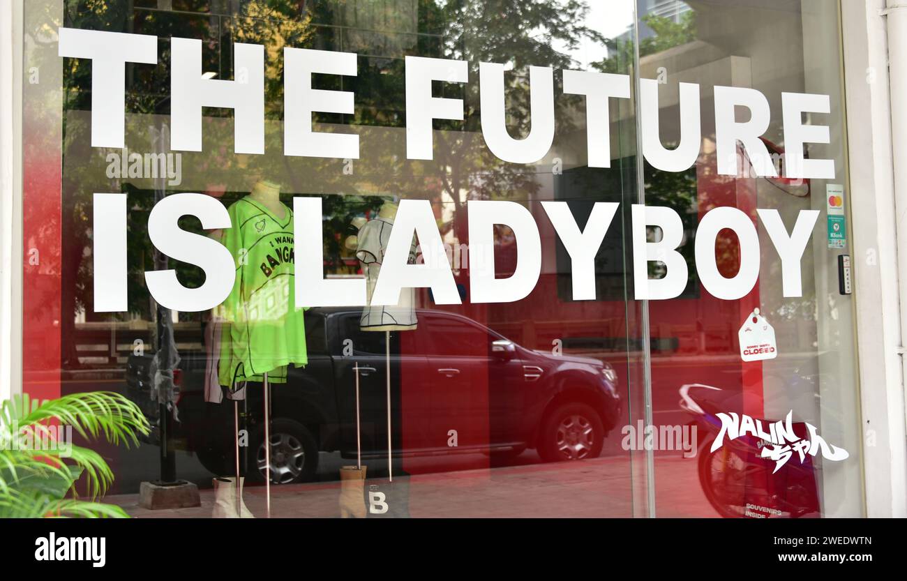 Cartello "The Future is ladyboy" su un negozio a Bangkok, Thailandia, Sud Est Asiatico Foto Stock