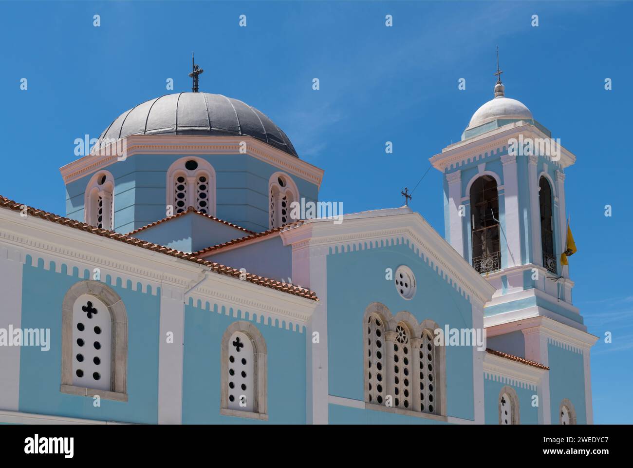 La bellissima chiesa blu di Agios Nicolaos a Kalamata, Grecia Foto Stock