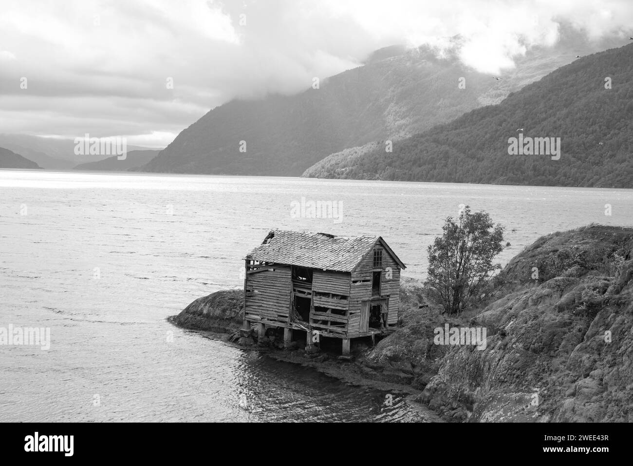 Solitudine dimenticata nel profondo delle montagne Foto Stock