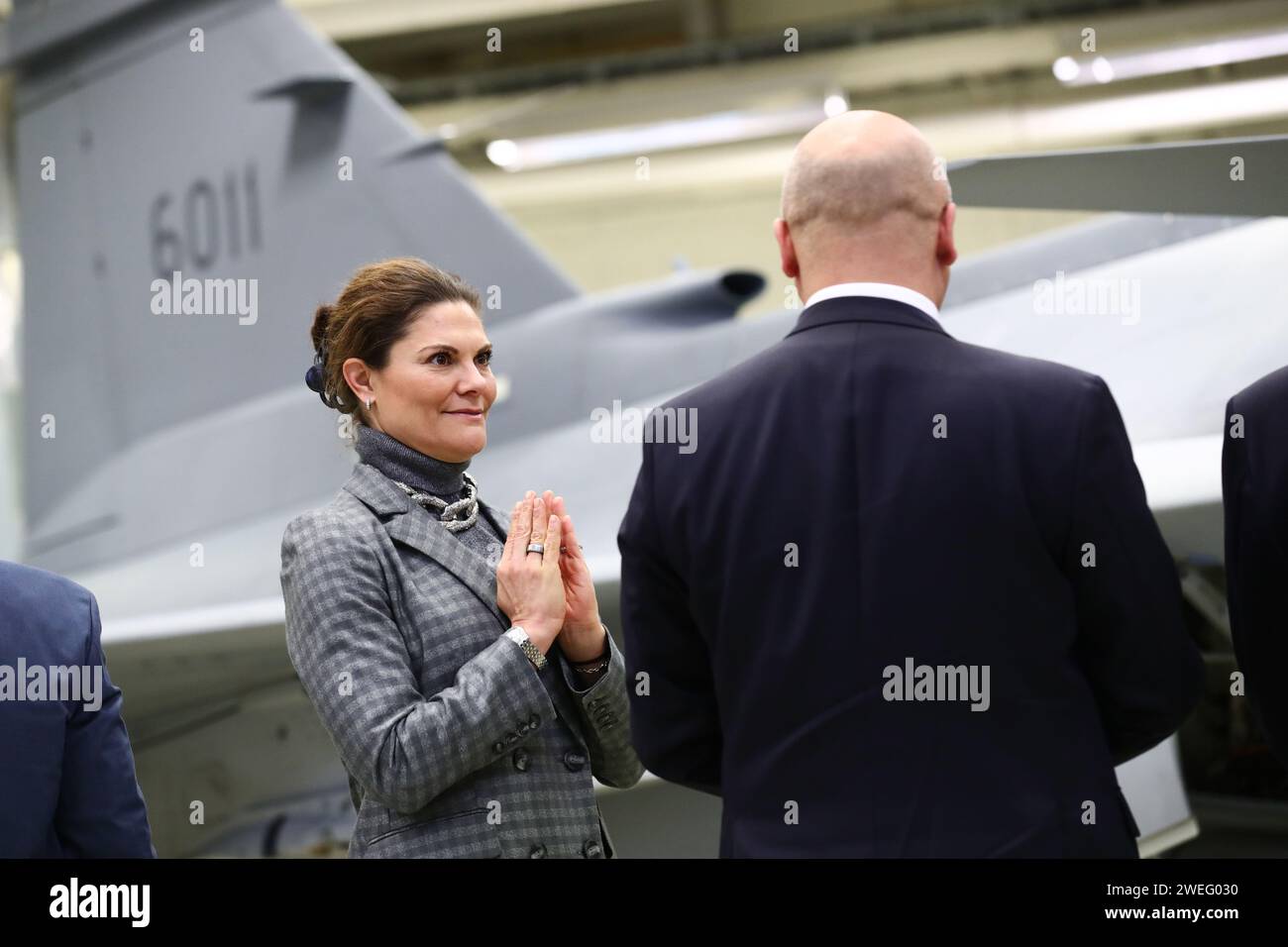 La principessa ereditaria svedese Vittoria e il principe Daniele visitano la società aerospaziale e di difesa Saab, a Linköping, in Svezia, durante giovedì. Foto Stock