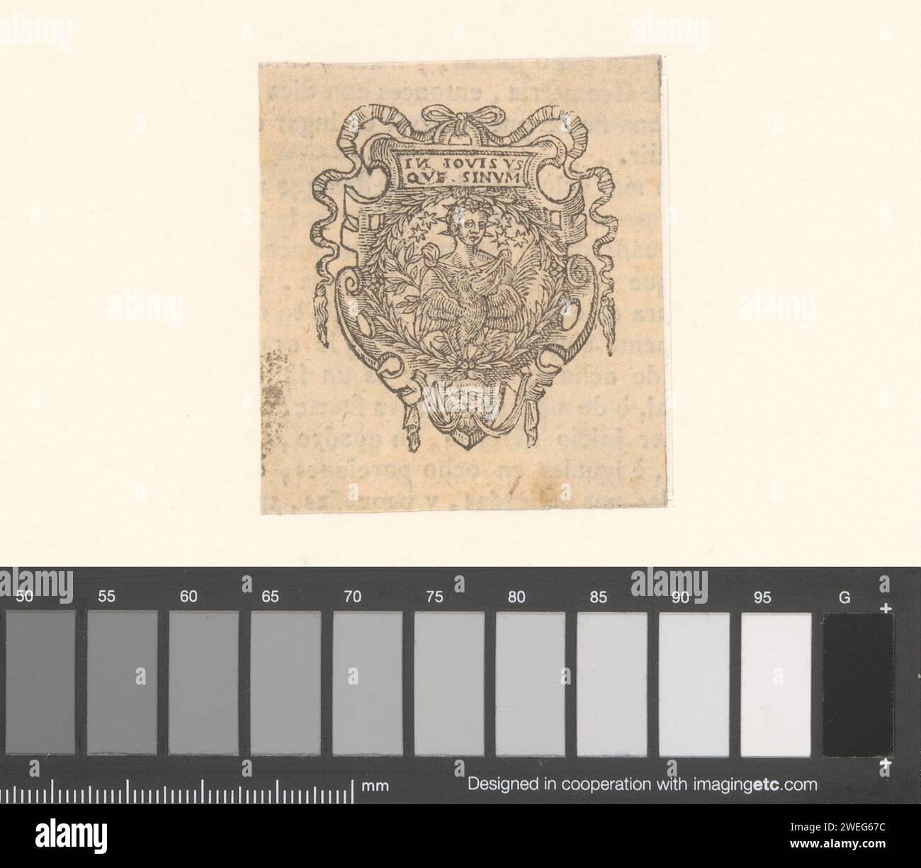 Marchio di stampa con figura con corona di alloro e aquila, stampa 1500 - 1650 Boven: Il giovedì gli Stati Uniti che tascano. dispositivo di carta (marchio di fabbrica della stampante o dell'editore). uccelli predatori: aquila. ornamento  cartiglio. incoronare con laurel Foto Stock
