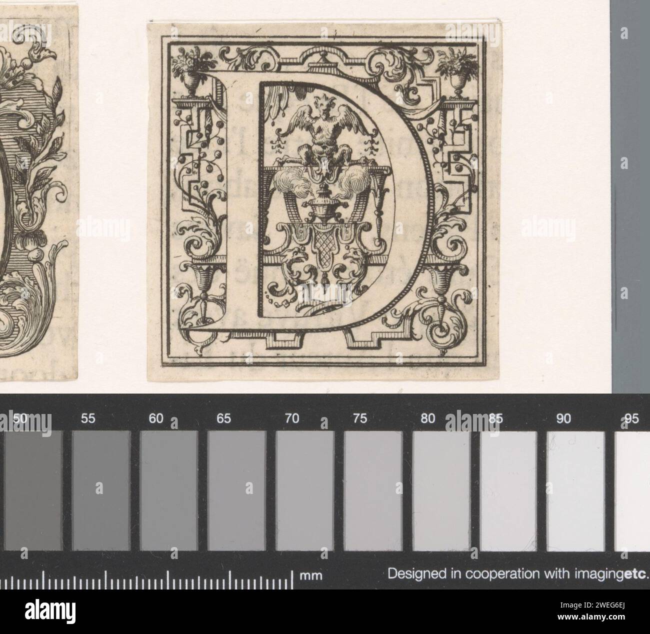 Lettera D, anonimo, 1700 - 1799 stampa lettera D su sfondo con treccia e figura alata. incisione della carta/stampa letterpress di lettere di qualità Foto Stock