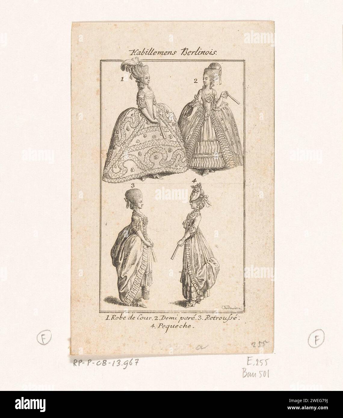 Quattro ladeskostuums, Daniel Nikolaus Chodowiecki, 1778 stampano quattro diversi costumi da donna tedeschi alla fine degli anni '70 del XVIII secolo. In secondo luogo è fornito il titolo Habillemens Berlinois. I costumi sono numerati e i nomi sono menzionati in fondo. In alto a sinistra = 1: Robe de Cour; a destra = 2: Demi Paré; in basso a sinistra = 3: Retroussé; a destra = 4: Pequeche. Acconciature in carta di acconciature - AA -  donne. abito, abito: abito da corte o abito da corte (+ abiti da donna). abito, abito (+ abiti da donna). copricapo: cappello (+ abiti da donna) Foto Stock