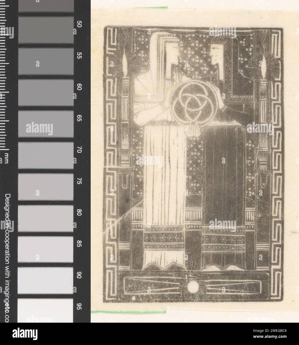 Due figure con un cerchio con anelli, Mathieu Lauweriks, 1895 stampano due figure in lunghe vesti; la sinistra in bianco e la destra in nero. Insieme tengono un cerchio con tre anelli di Borromea. Il sole sotto i loro piedi. Carta trasparente tre cerchi interbloccati  Trinity Foto Stock