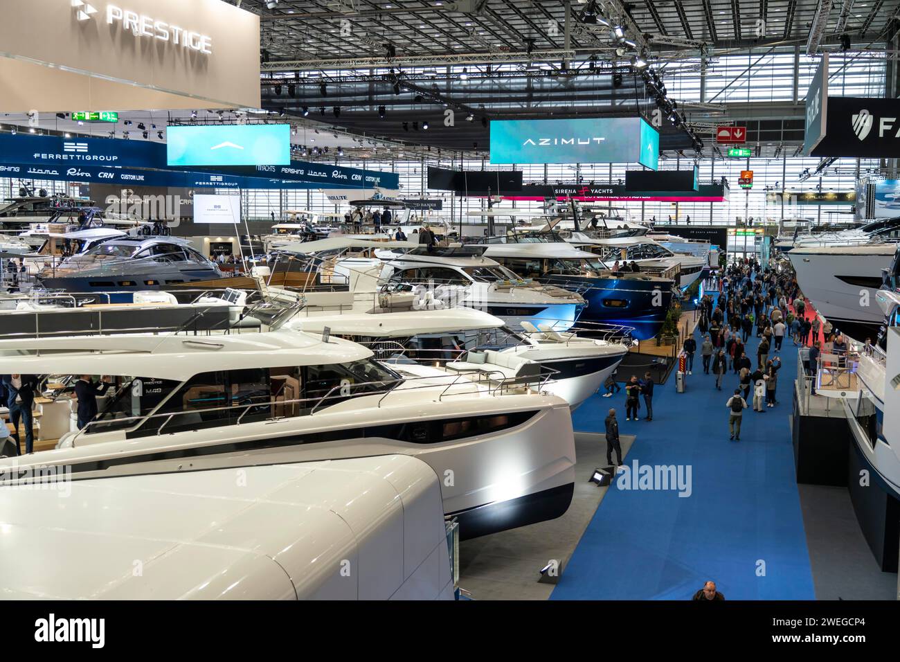 Grandi yacht, yacht di lusso, nel padiglione 6 di BOOT 2024, la più grande fiera al mondo di yacht e sport acquatici a Düsseldorf, NRW, Germania Foto Stock