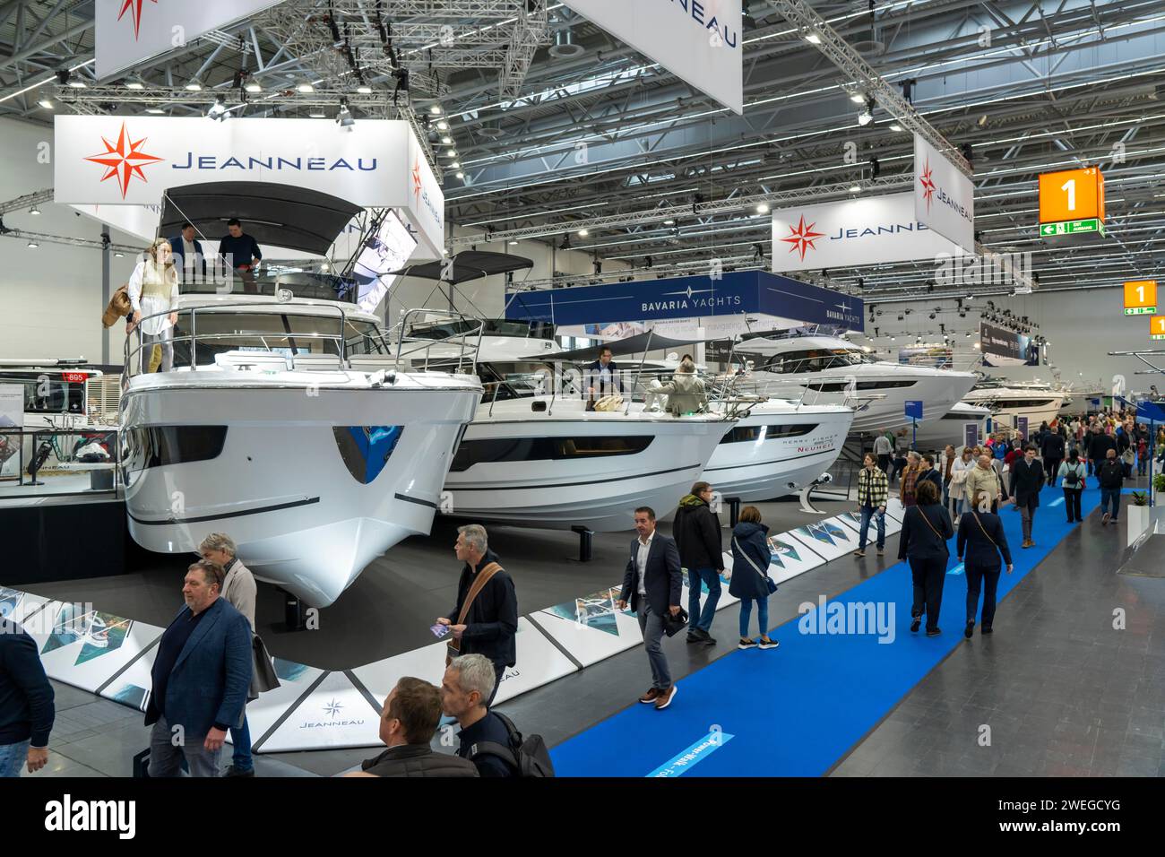 Motoscafi al BOOT 2024, la più grande fiera al mondo di yacht e sport acquatici a Düsseldorf, NRW, Germania Foto Stock