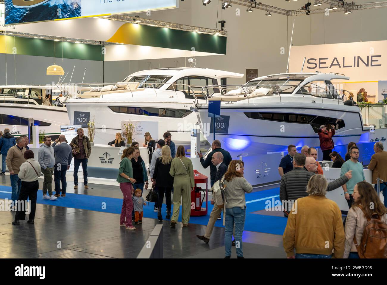 Motoscafi al BOOT 2024, la più grande fiera al mondo di yacht e sport acquatici a Düsseldorf, NRW, Germania Foto Stock