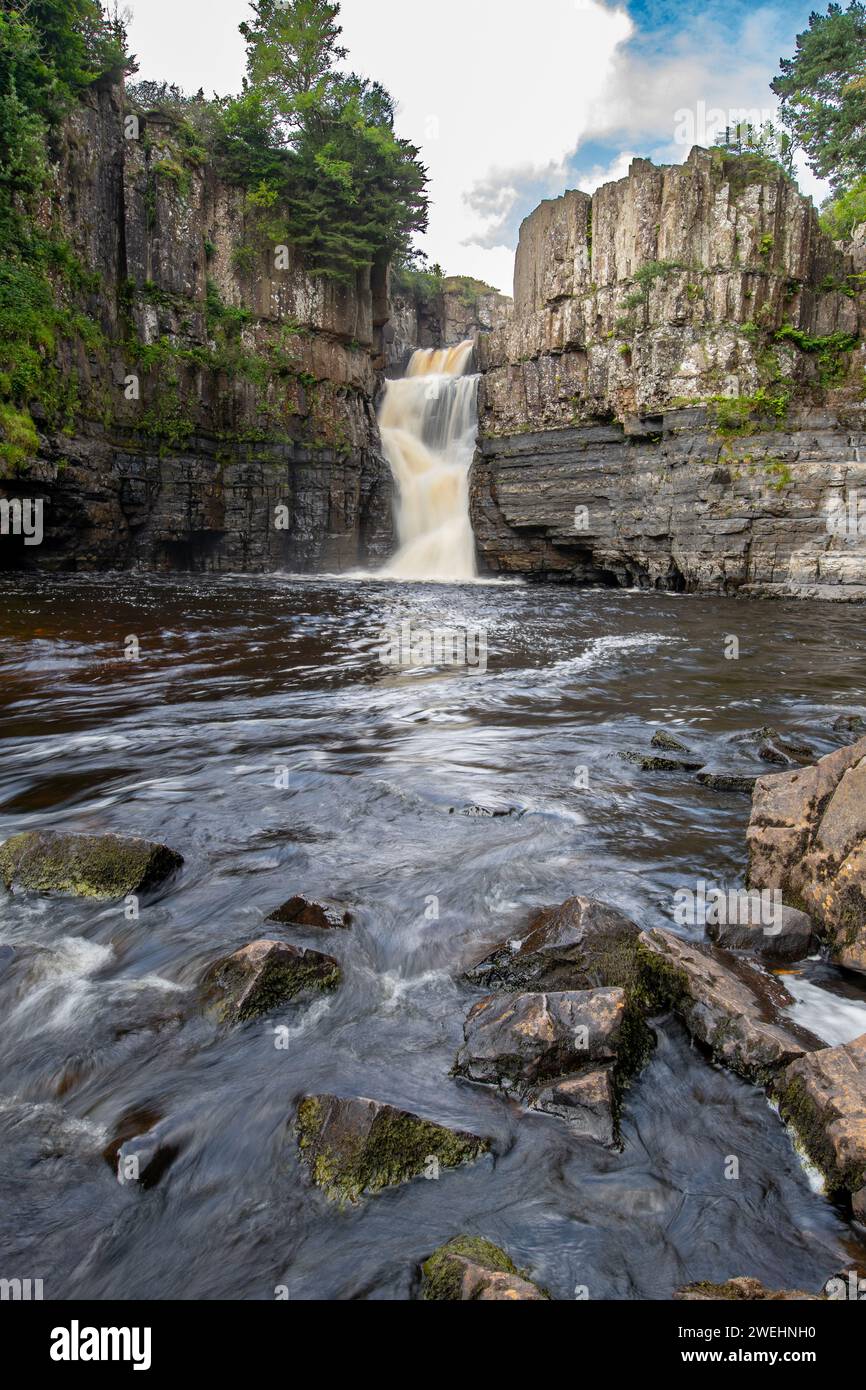 High Force, una cascata sul fiume Tees, a Teesdale, contea di Durham, Inghilterra, Regno Unito Foto Stock