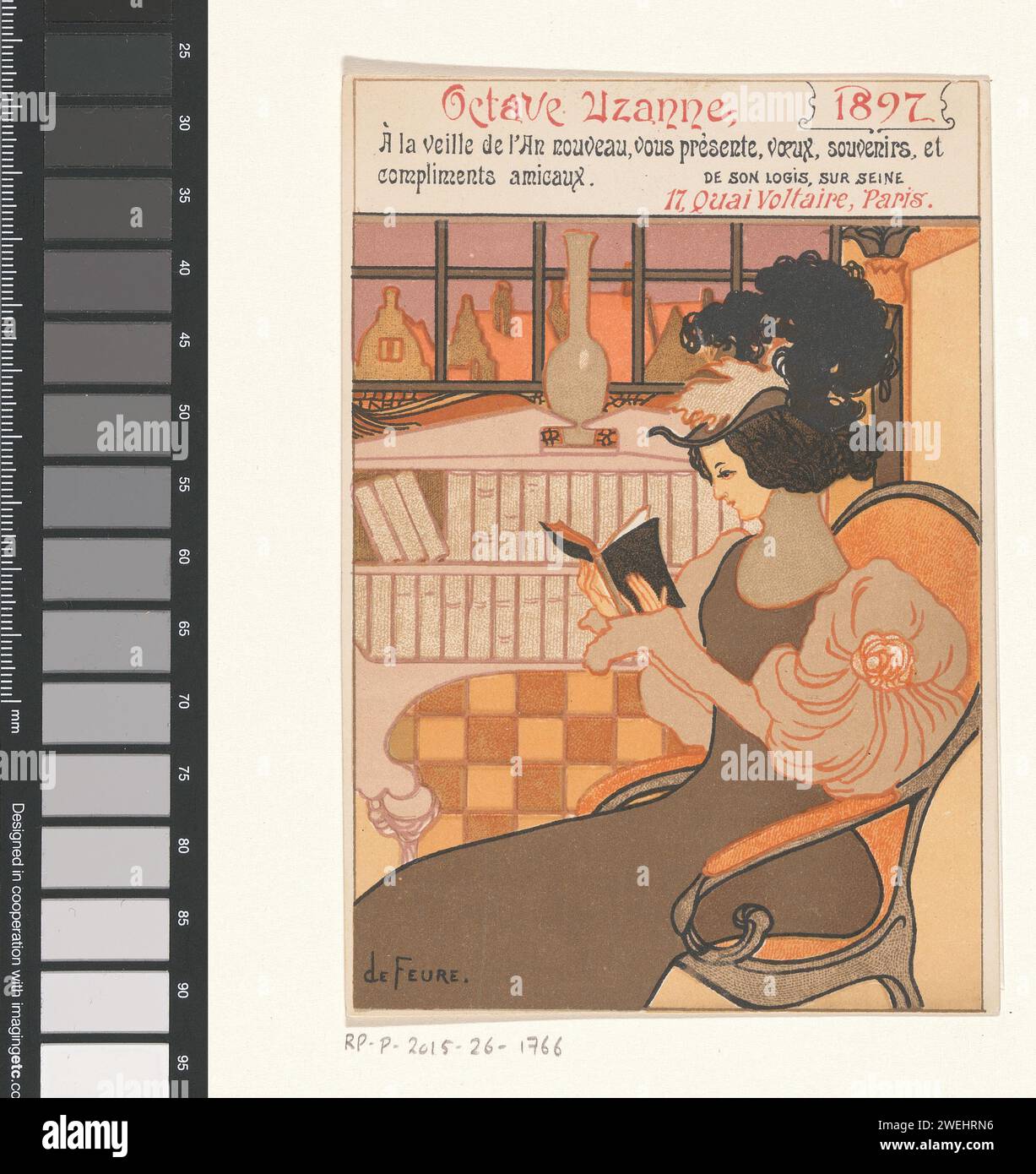 Il desiderio di Capodanno di Octave Uzanne per l'anno 1897, Georges de Feure, 1896 stampa Una donna da lettura su una sedia per una libreria con un vaso in cima. Sullo sfondo una finestra con vista sui tetti delle case. giornale di carta, foglio informativo. scaffali Foto Stock