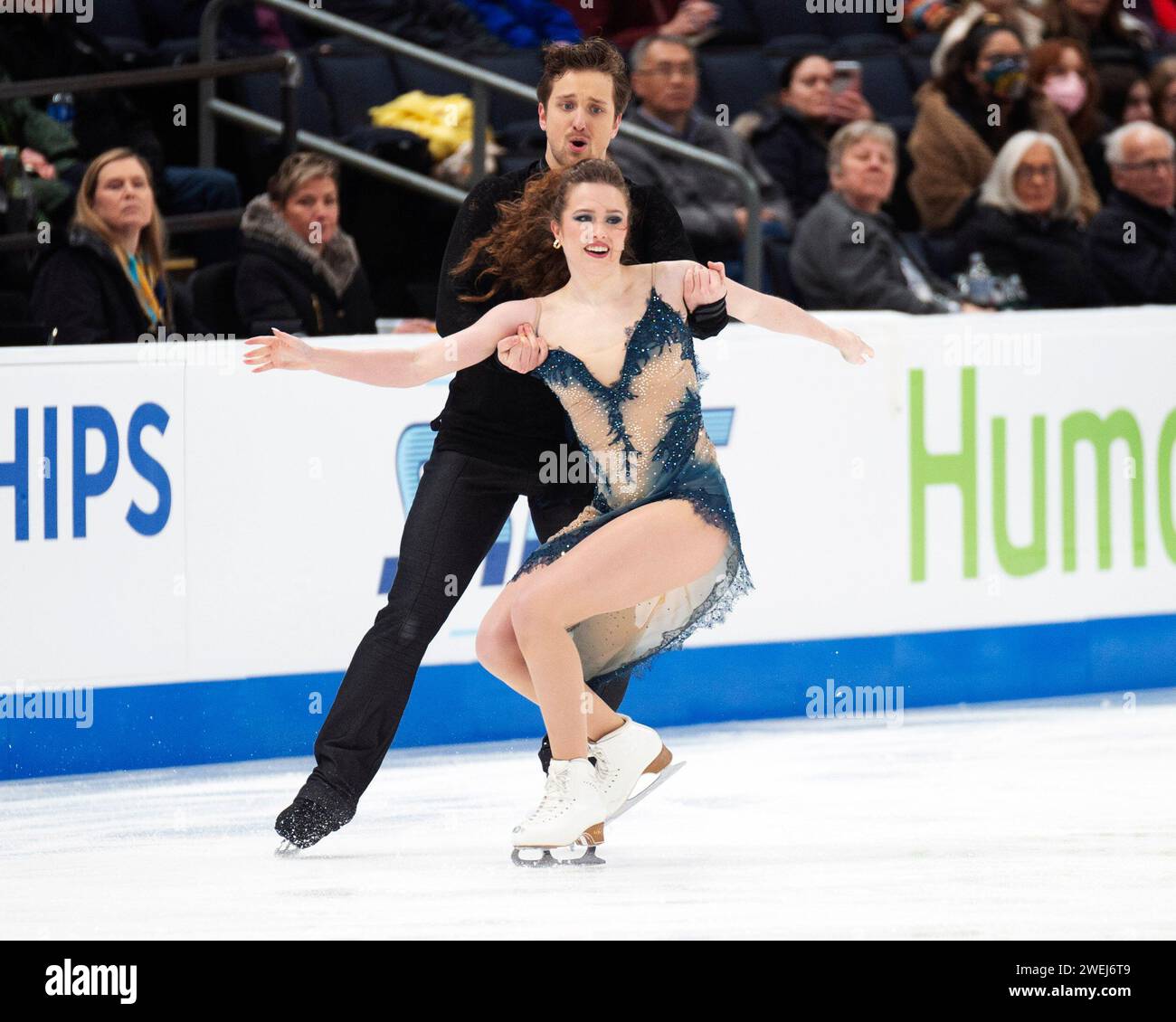 Columbus, Ohio, Stati Uniti. 25 gennaio 2024. Christina Carriera e Anthony Ponomarenko gareggiano nella competizione Championship Rhythm Dance agli US Figure Skating Championships. Crediti: Brent Clark/Alamy Live News Foto Stock