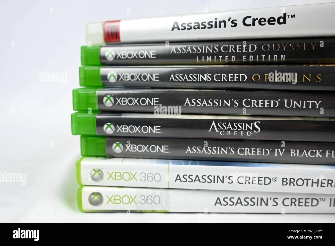 Assassin’s Creed, videogiochi impilati – Galles, Regno Unito – 25 gennaio 2024 Foto Stock