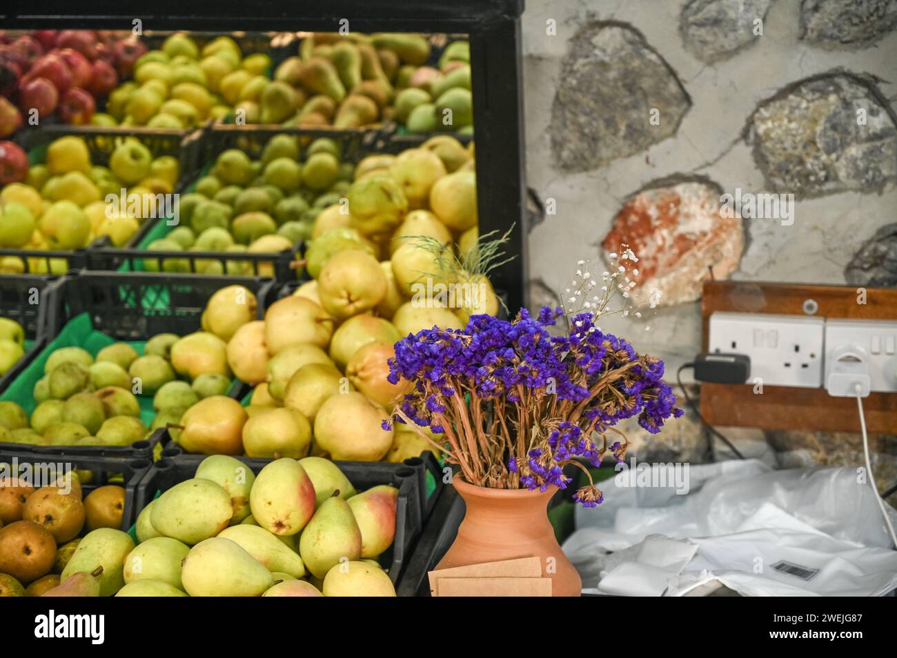 frutta succosa al mercato locale delle verdure 2 Foto Stock