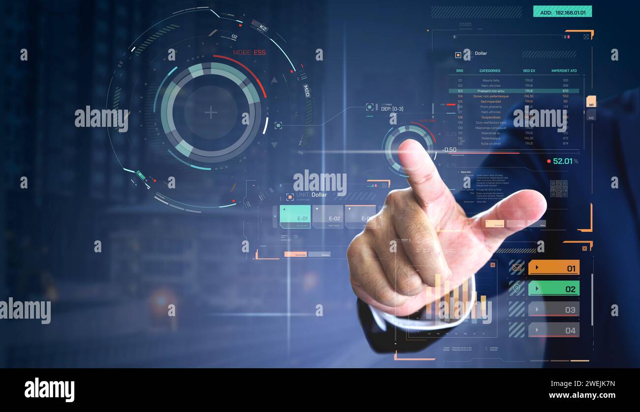 Uomo d'affari che tocca il moderno e futuristico touch screen virtuale digitale mentre analizza le informazioni aziendali Foto Stock