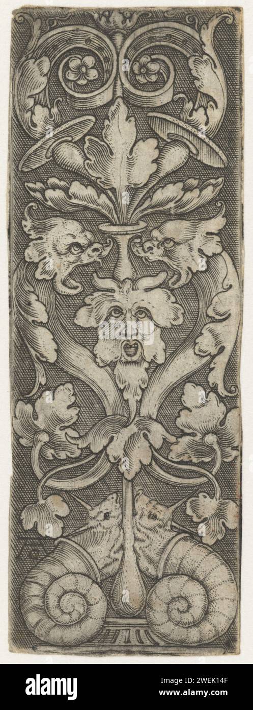 Ornamento con due animali marini e due lumache, stampa 1520 - 1562 molluschi di carta per incidere: Lumaca Foto Stock