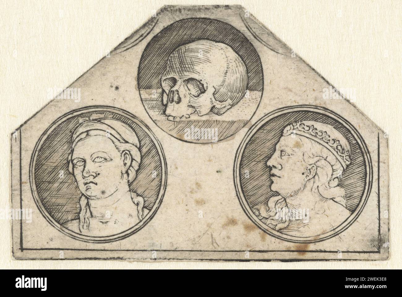 Foglio con tre prestazioni rotonde: Teschio e due teste di donne, Hans Sebald Beham (Rejected Attribution), 1500 - 1599 Stampa di un frammento di una lastra di incisione su misura esagonale, in cima ad altre due prestazioni rotonde sul piatto originale. Carta incisione testa di morte, cranio (simbolo di morte). testa (umana) Foto Stock