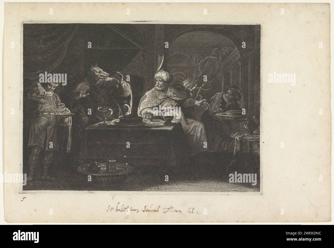 Giove trasforma re Lycaon in un lupo, c. 1636 - 1670 stampa Lycaon tentò di imbrogliare Giove massacrando suo figlio Arcas e offrendogli una cena, dopo di che Giove lo trasformò in un lupo. Sullo sfondo, il palazzo del re è colpito da un fulmine. Incisione di carta Lycaon trasformata in lupo: Giove trasforma Lycaon in lupo come punizione per aver offerto al dio, che è seduto al tavolo, carne umana da mangiare; la casa di Lycaon è colpita da un fulmine (Ovidio, Metamorfosi i 237) Foto Stock