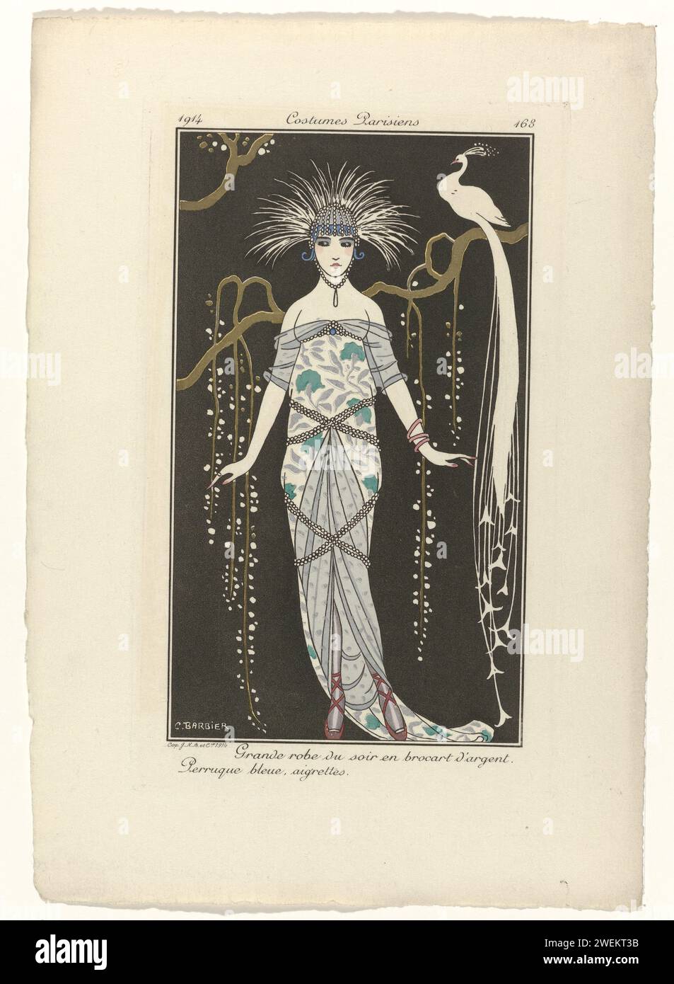 Diario delle signore e degli abiti, costumi parigini, 1914, No. 168: Grande abito da sera (...), 1914 donna vestita in abito da sera con sentiero di Silver Brokaat. Sulla testa una parrucca blu, rete di capelli (?) E aigrettes. Sullo sfondo un ramo su cui sorvola un uccello bianco con lunga coda. Stampa dalla rivista di moda Journal des Dames et des Modes (1912-1914). lastre di moda per incisioni in carta. abito, abito: abito da sera (+ abiti da donna). Parrucca - AA -  donne. uccelli Foto Stock