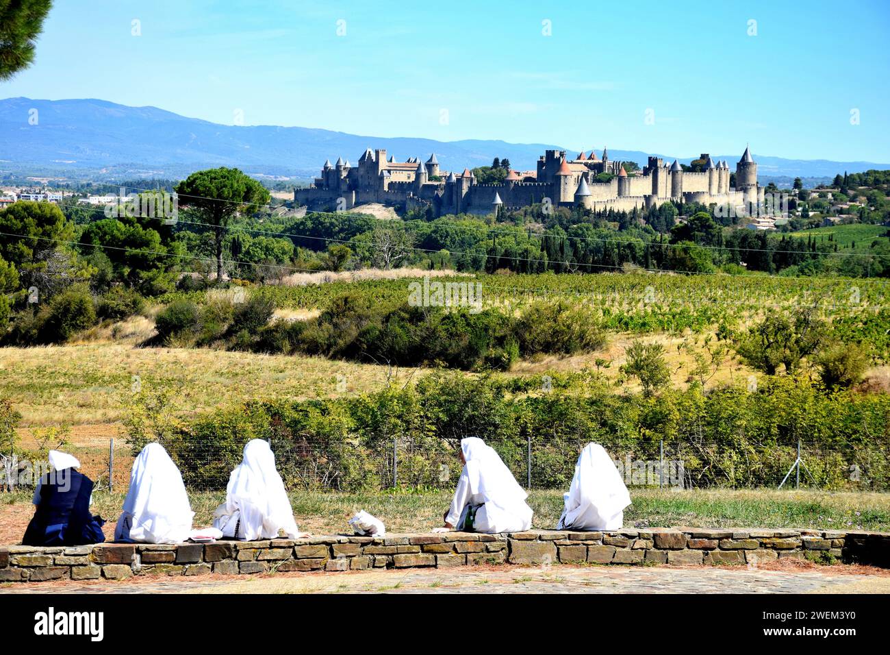 LA SUORA PASSERÀ Foto Stock