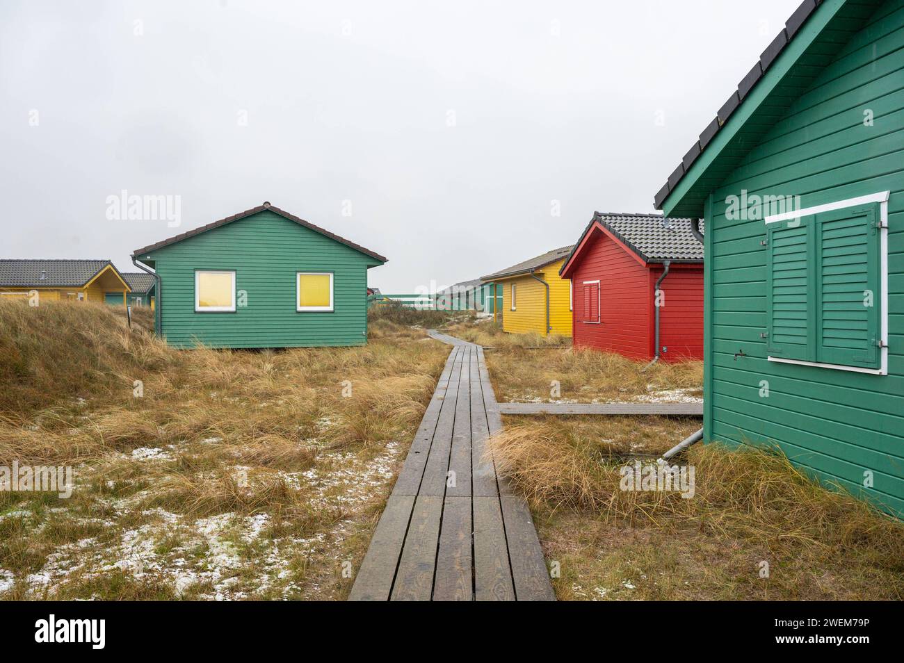 Helgoland Düne präziser: Die Düne, nordfriesisch de Hallem, englisch Sandy Island ist die einzige Nebeninsel der deutschen Nordseeinsel Helgoland. SIE gehört mit der Hauptinsel zur Gemeinde Helgoland und damit zum schleswig-holsteinischen Kreis Pinneberg. Helgoland Schleswig-Holstein Deutschland *** Helgoland Düne più precisamente la duna, North Frisone de Hallem, English Sandy Island è l'unica isola secondaria dell'isola tedesca del Mare del Nord di Heligoland appartiene con l'isola principale al comune di Heligoland e quindi al distretto Schleswig-Holstein di Pinneberg Helgoland Schles Foto Stock