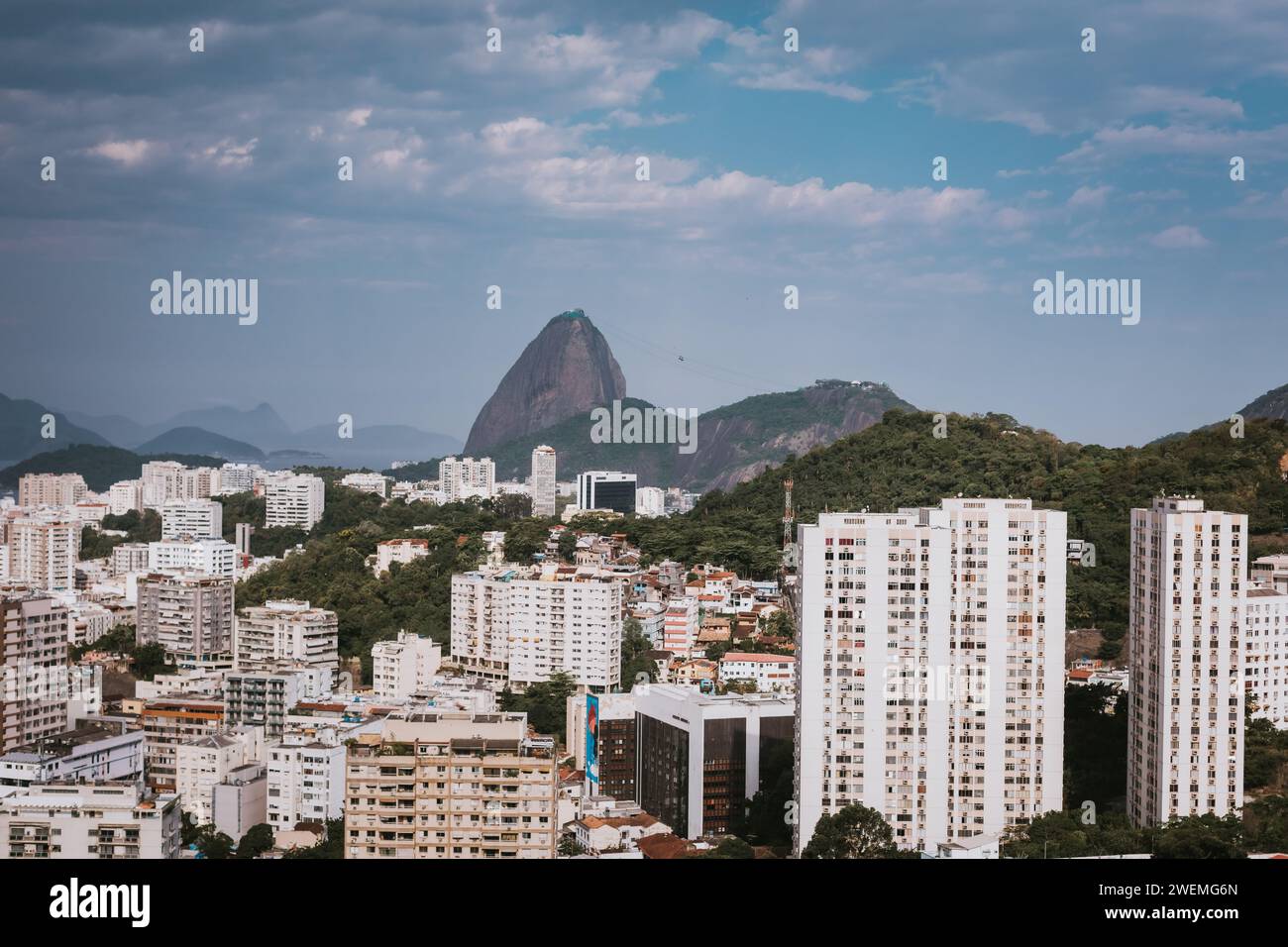 Città di Rio De Janeiro con Pan di zucchero sullo sfondo Foto Stock