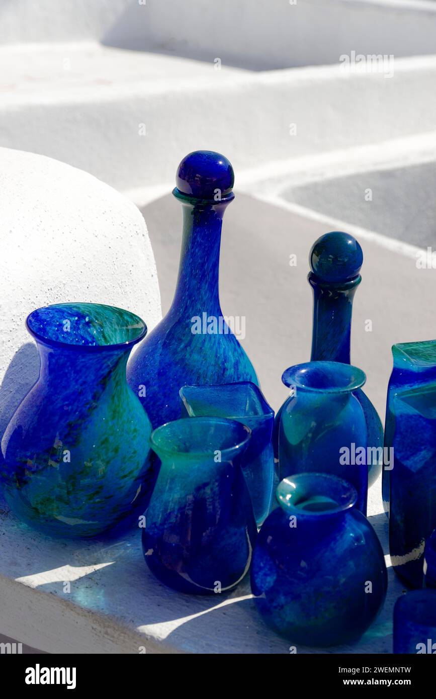 Vasi in vetro, souvenir, Thira, Santorini, Cicladi, Grecia Foto Stock