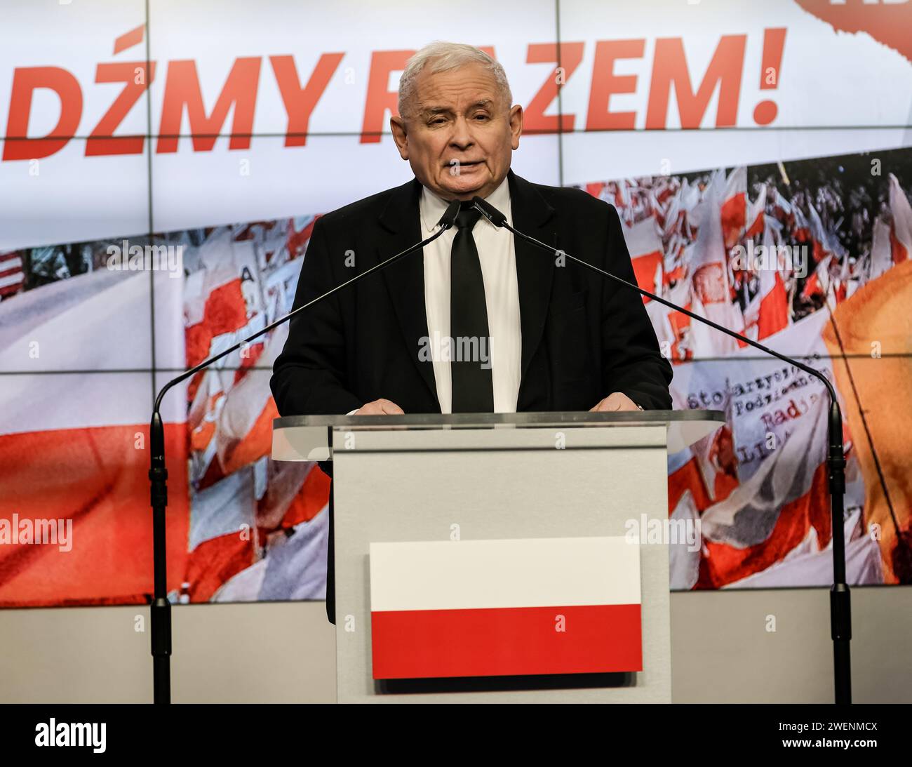 Jaroslaw Kaczynski, leader del partito politico diritto e giustizia, tiene una conferenza stampa nella sede centrale del partito a Varsavia, la capitale della Polonia, il 26 gennaio 2024. La politica polacca è nel caos a causa del disaccordo di legat tra la coalizione di governo che ha creato un nuovo governo nel dicembre 2023 e la legge e giustizia di estrema destra che ha governato in Polonia per 8 anni. Foto Stock