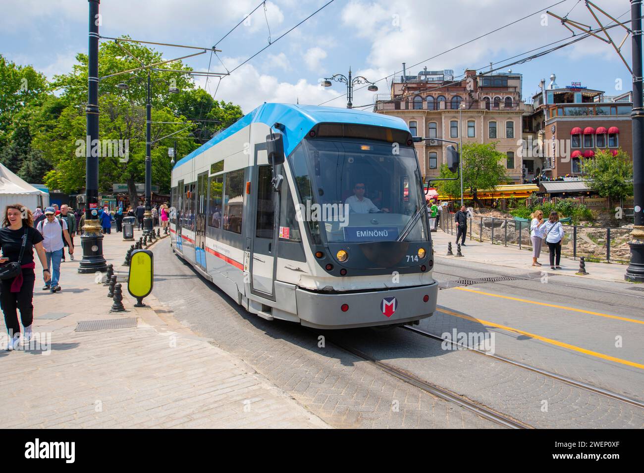 linea-del-tram-t1-istanbul-immagini-e-fotografie-stock-ad-alta