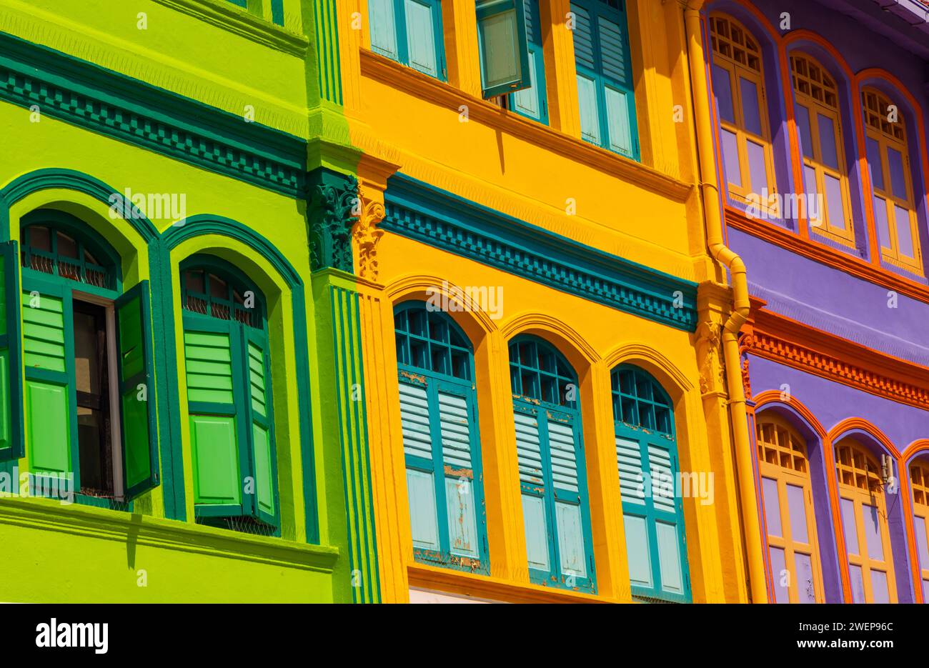 Proprietà dai colori vivaci in Arab Street, Singapore Foto Stock