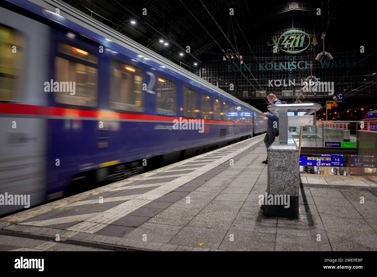 Immagine di un logo del treno notturno amsterdam innsbruck, gestito da Night Jet. Nightjet è un marchio registrato dalle Ferrovie federali austriache Ö Foto Stock