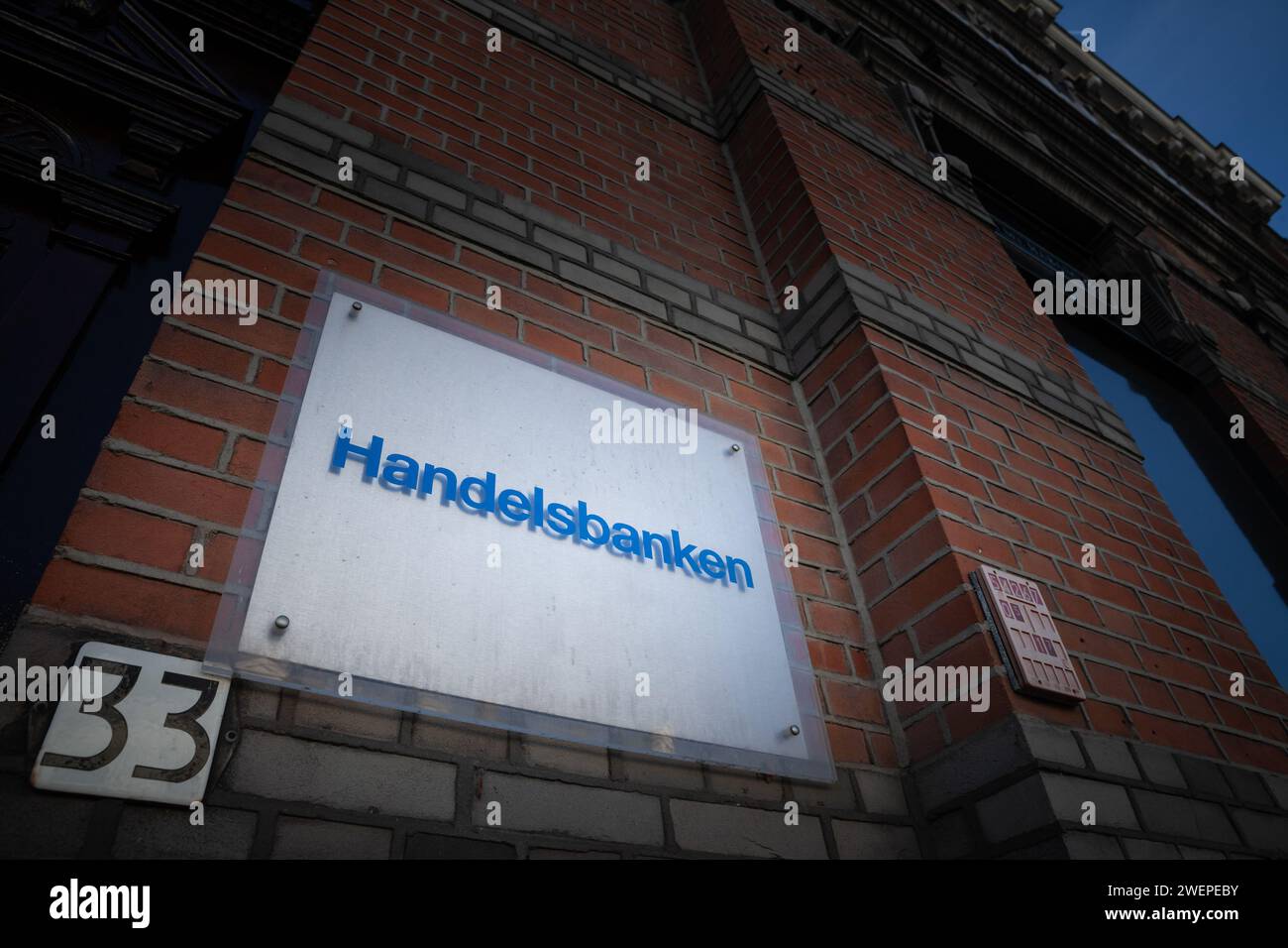 Immagine di un cartello con il logo di Handeslbanken sulla loro agenzia principale per Maastricht, paesi bassi. Svenska Handelsbanken AB è una banca svedese Foto Stock