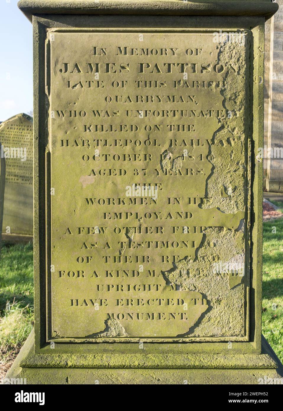 Il monumento funebre di James Pattison ucciso sulla Hartlepool Railway nel 1840, nel cimitero della chiesa di St John, Gateshead, Inghilterra, Regno Unito Foto Stock