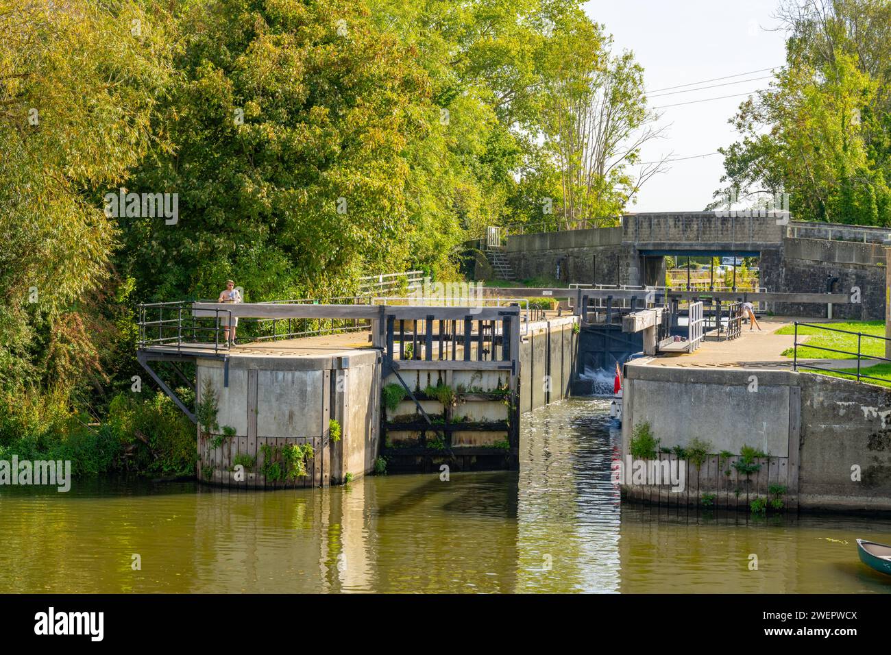 Il fiume Medway ad Hampstead Lock vicino a Yalding Kent Foto Stock
