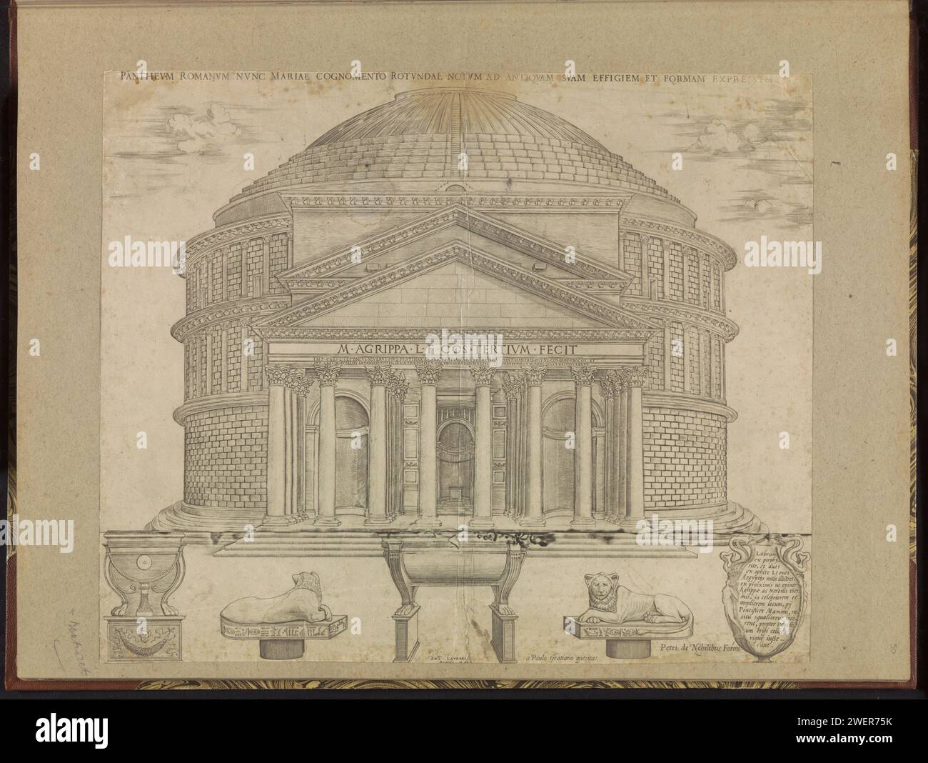 Pantheon te Rome, anonimo, dopo Nicolas Beatrizet, 1584 - 1585 stampa veduta del Patheon a Roma. Di fronte al Pantheon ci sono sarcofagi, due sculture egiziane di Leeuwen e un vaso con iscrizione in latino. La stampa fa parte di un album. Incisione su carta/incisione tempio, santuario  religione romana. Pezzo di scultura, riproduzione di un pezzo di scultura Pantheon Foto Stock