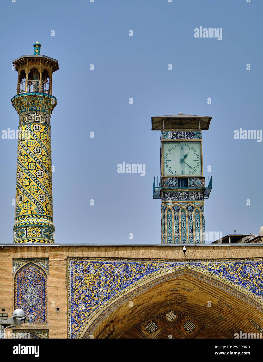 Teheran (Teheran), Iran, 06.24.2023: Vista dall'alto della Moschea dello Scià (Teheran) a Bazaar, Teheran, iran Foto Stock