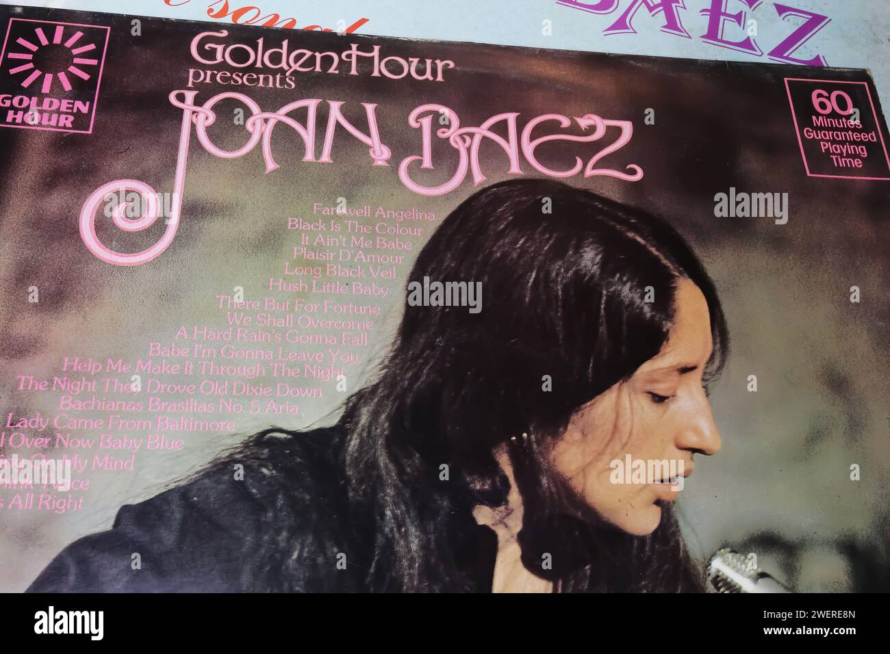 Viersen, Germania - 9 maggio. 2023: Closeup della cantante folk americana Joan Baez copertina dell'album Foto Stock