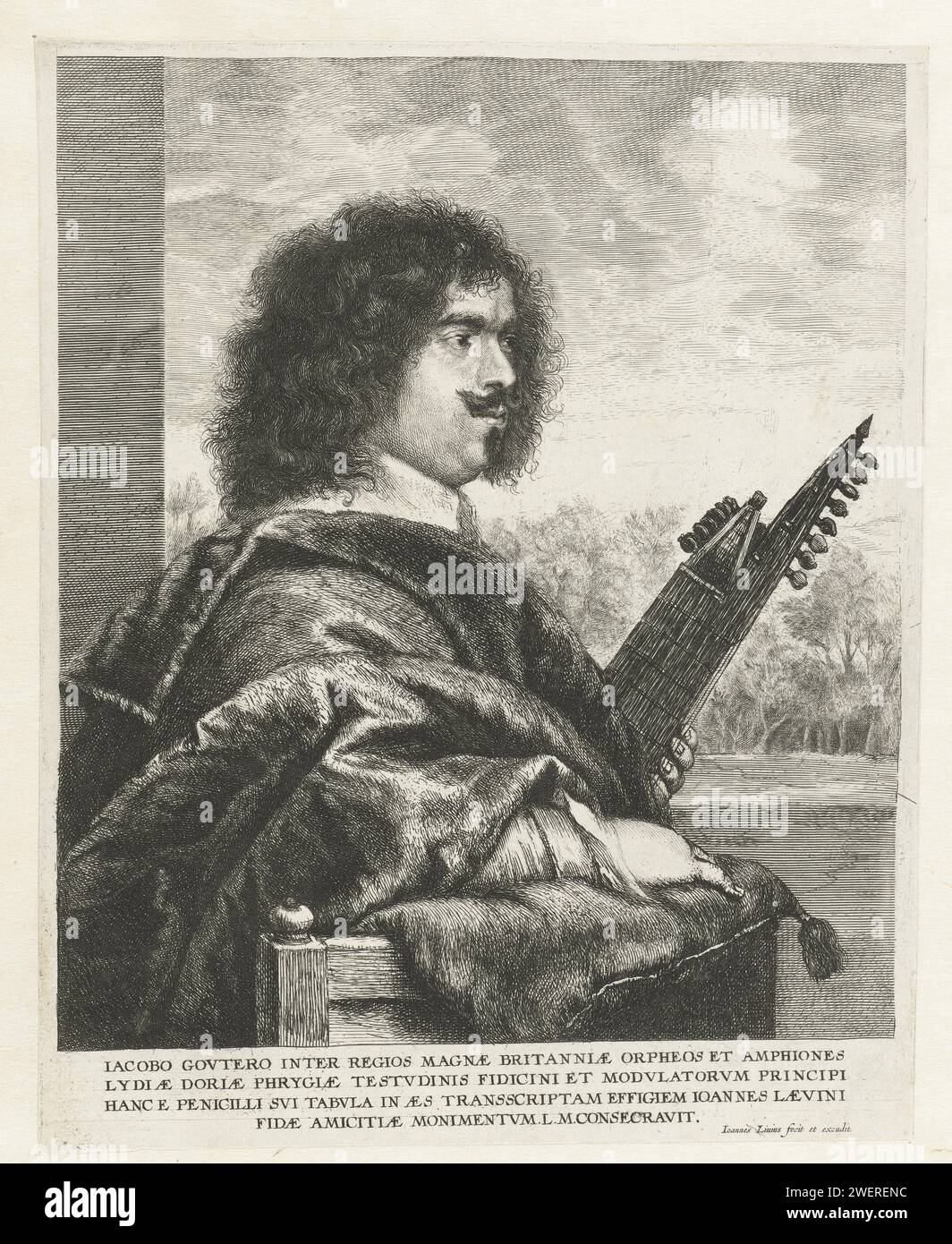 Ritratto del liutista e compositore francese Jacques Gaultier (Gouter), Jan Lievens, 1632 - 1635 stampa Ritratto del liutista e compositore francese Jacques Gaultier (Gouter) con il suo strumento De Luit. Secondo la didascalia latina, il ritratto era fatto di amicizia. incisione/incisione su carta ritratto del compositore. ritratto di un musicista Foto Stock