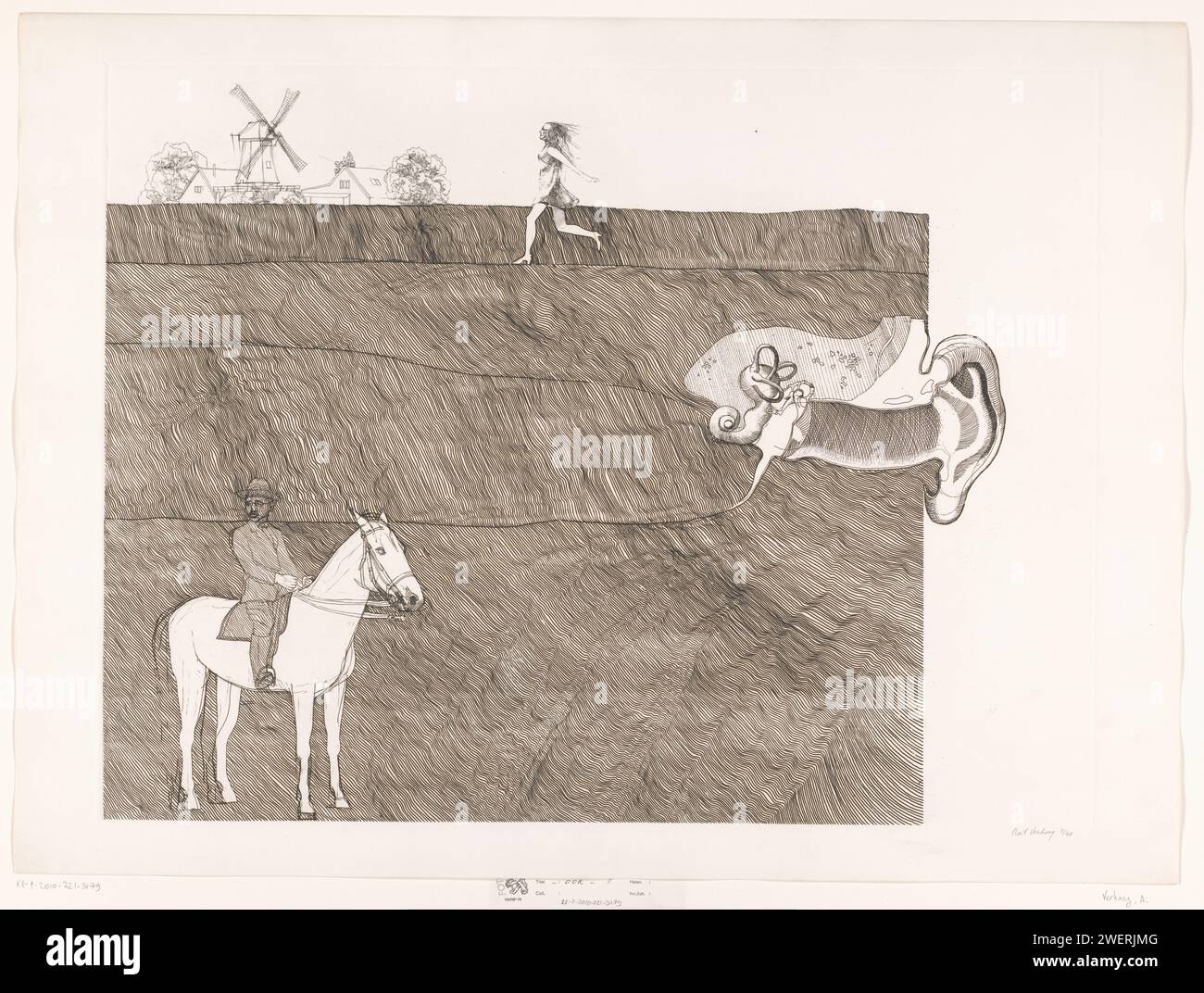Circa, 1972 stampa paesaggio con un orizzonte alto e una sezione trasversale del terreno dove un grande orecchio a destra sporge. Con un mulino in alto a sinistra, una donna che corre e un uomo su un cavallo su un cavallo. carta. stampa di orecchie per incisione dell'inchiostro Foto Stock