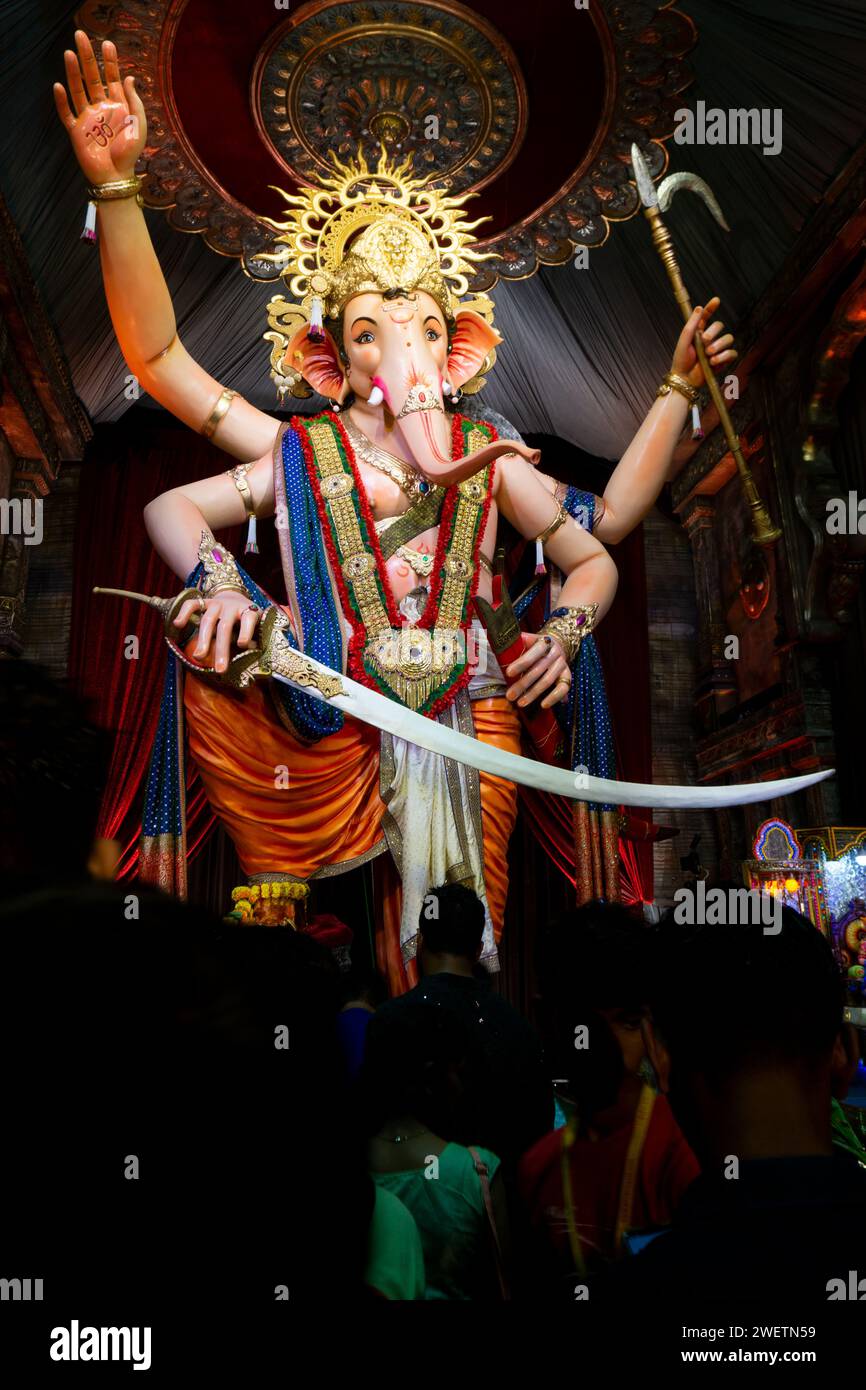 Lalbaughcharaja Idol di Ganapati durante Ganesh Chaturthi Foto Stock