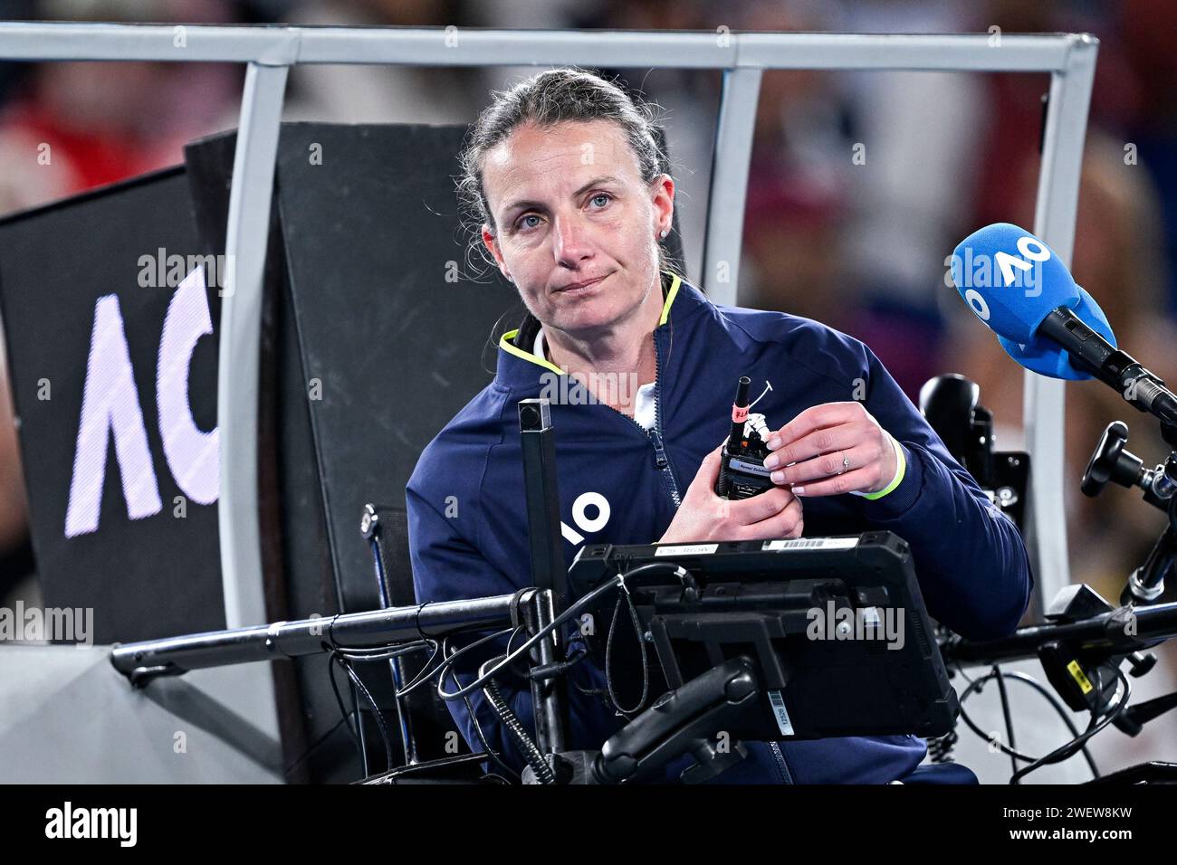 Melbourne, Australie. 26 gennaio 2024. L'arbitro Eva Asderaki-Moore durante il torneo di tennis Australian Open AO 2024 del grande Slam il 26 gennaio 2024 al Melbourne Park di Melbourne, Australia. Foto Victor Joly/DPPI Credit: DPPI Media/Alamy Live News Foto Stock