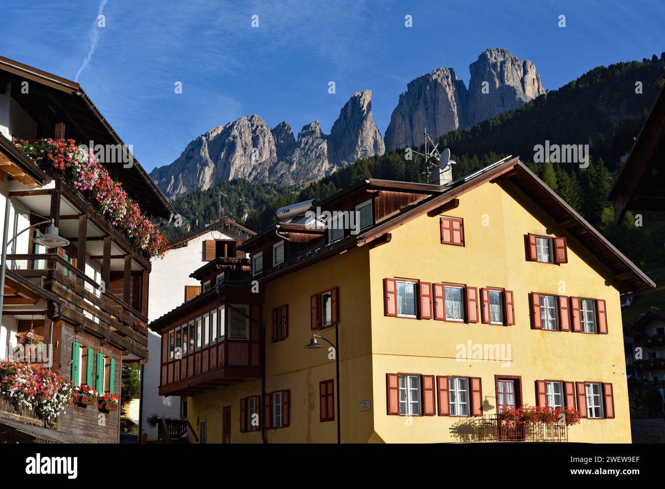 Vista sulle Dolomiti da Campitello Foto Stock